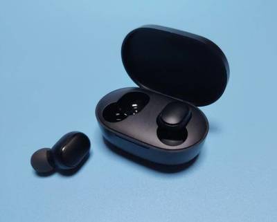 Redmi AirDots 持久续航与舒适佩戴的完美结合